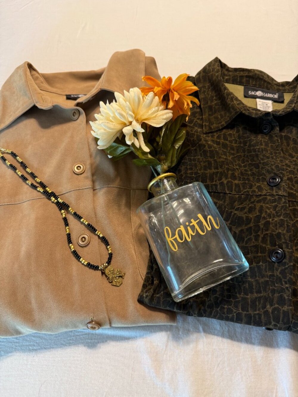 Bundle Necklace and Sag Harbor Size 18 Over-Shirts Set, Bonus-Vase